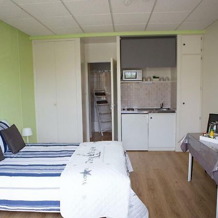 Studios Etape Du Lac Бурбон-Ланси Екстериор снимка