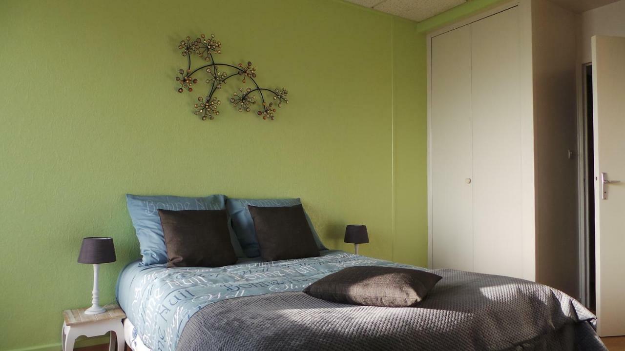 Studios Etape Du Lac Бурбон-Ланси Екстериор снимка